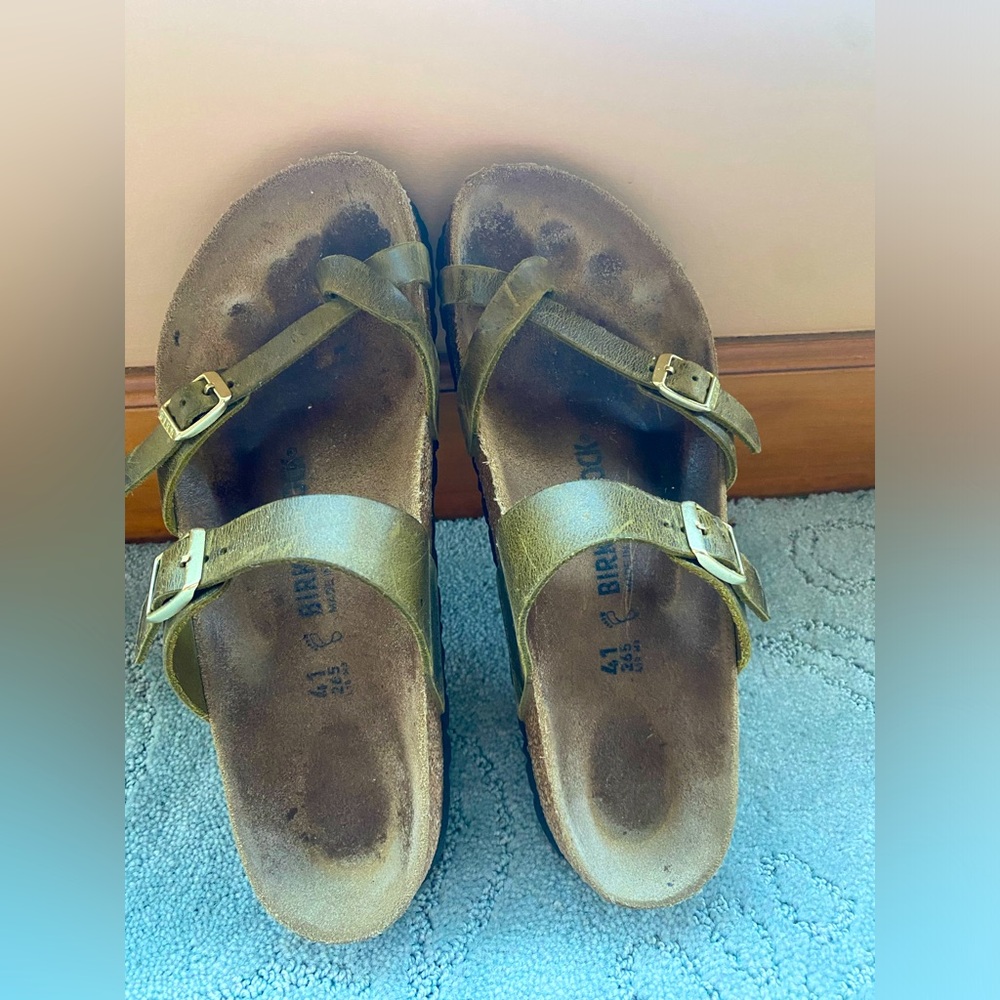 Women’s Mayari Birkenstock olive green sandals